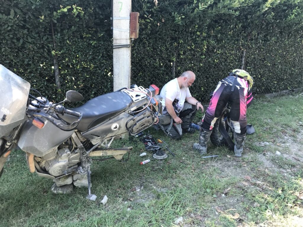 Katarzyna Kulik 62 SUZUKI DR 650 2018 08 23 35 kapec taty przed odlotem Large